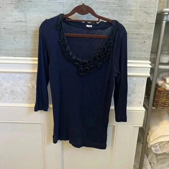 J. Crew medium navy blue floral ruffle edge top 3/4 sleeves vintage 3d neck - Picture 1 of 7